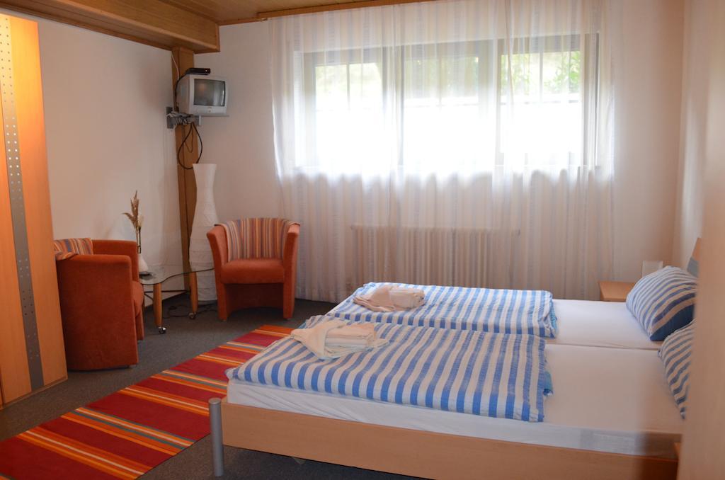Hotel Restaurant Waldschloessel Speyerbrunn Room photo